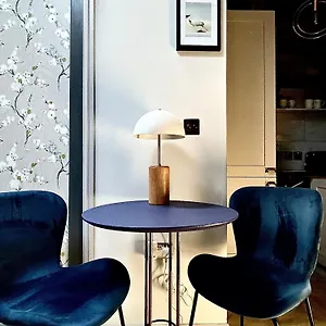 Central Stylish Studio Brighton
